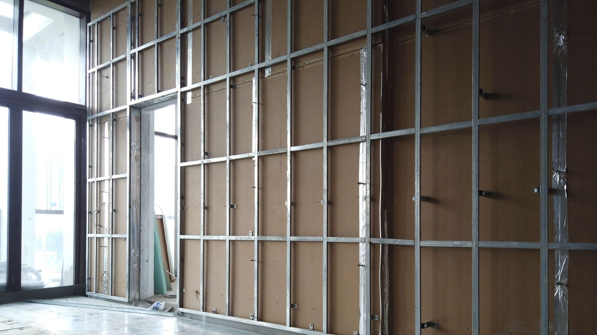 Thi công tường cách âm Stropanel của Liên Sơn