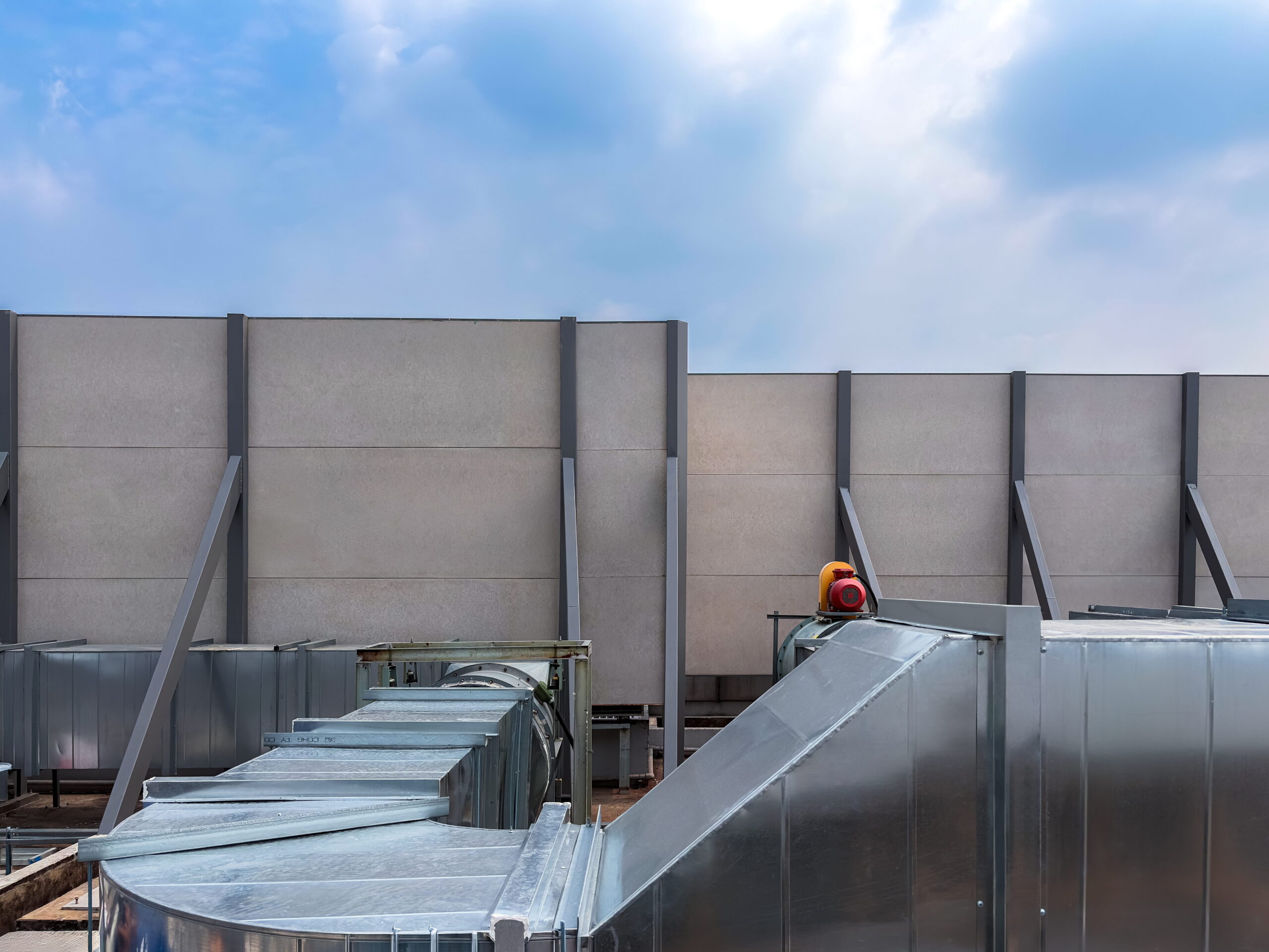 Hệ thống hàng rào chắn âm Econowall có thể triển khai dọc ranh giới khu sản xuất tiếp giáp khu văn phòng hoặc khu dân cư lân cận