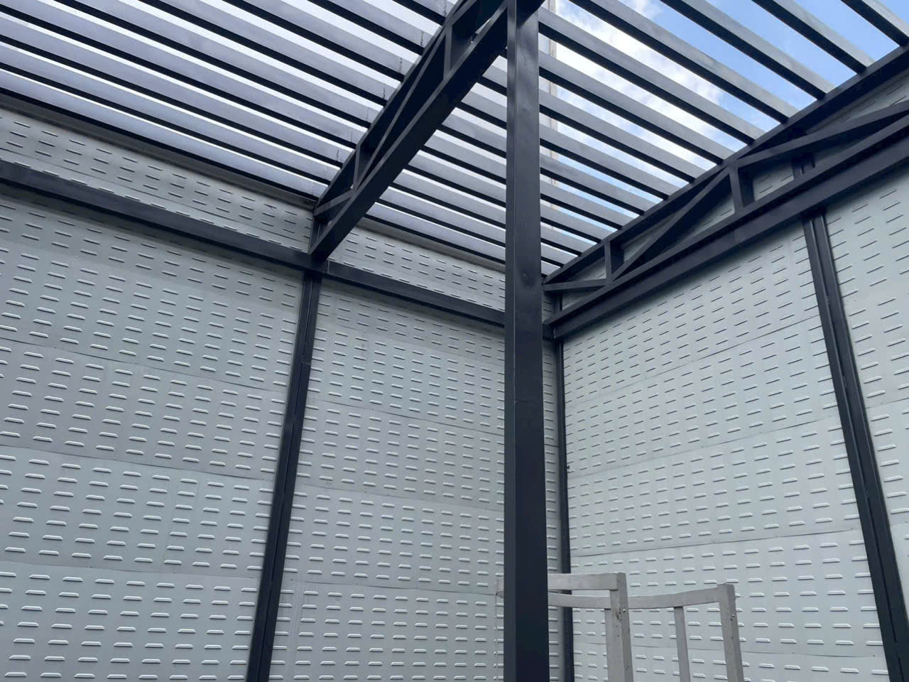 Rào chắn âm vật liệu hấp thụ do Liên Sơn thi công